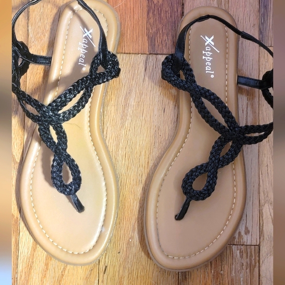 Black sandals size 8 - Picture 1 of 1